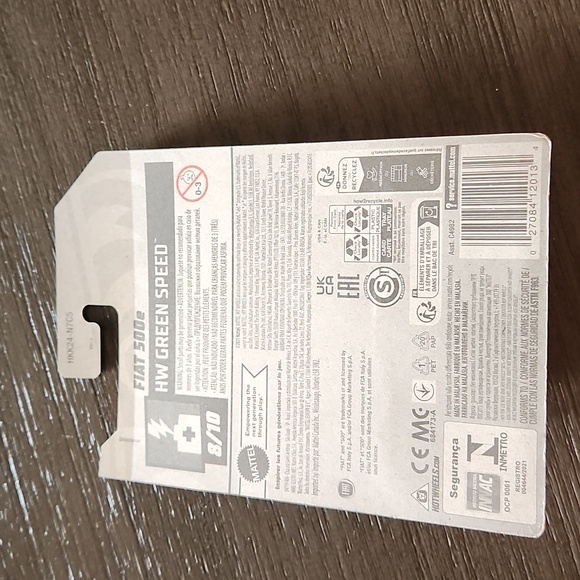 HW Green Speed Hot Wheel set Fiat 500e Turquoise and Red car set - Picture 5 of 7